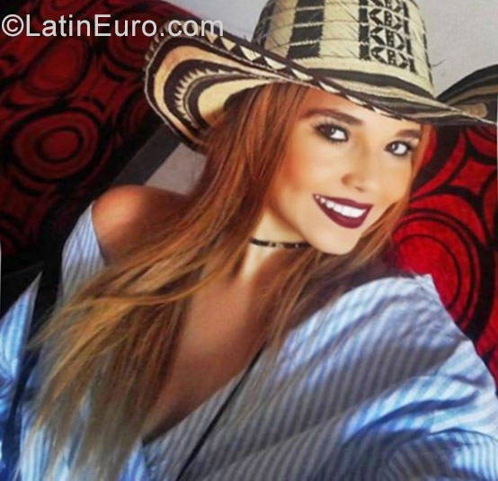 Date this lovely Colombia girl Maria from Barranquilla CO23642