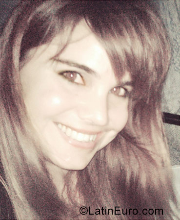 Date this sensual Cuba girl Yeilany from Santa Clara CU546