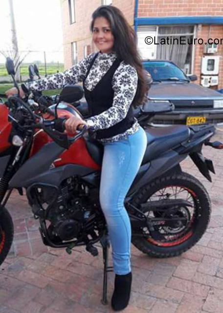 Date this attractive Colombia girl Girlayne from Villavicencio CO23655