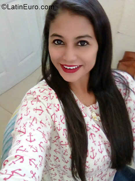Date this pretty Nicaragua girl Lucy from Managua NI206