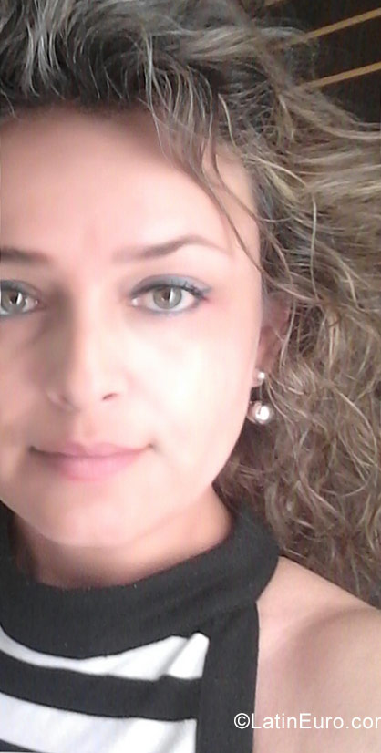 Date this sultry Colombia girl Carmen from Bogota CO23675