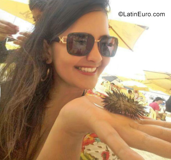 Date this attractive Brazil girl Marcela from Maceio BR10516