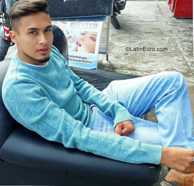 Date this sultry Colombia man Juan from Bogota CO23729