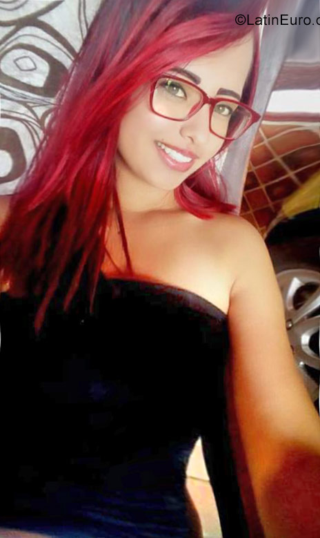 Date this stunning Colombia girl Angie from Bucaramanga CO23776