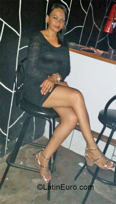 Date this georgeous Honduras girl Rosa from Trujillo HN2494