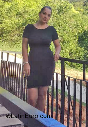 Date this sensual Colombia girl Adriana from Medellin CO23797