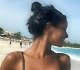 Date this beautiful Ecuador girl Adriana from Guayaquil EC259