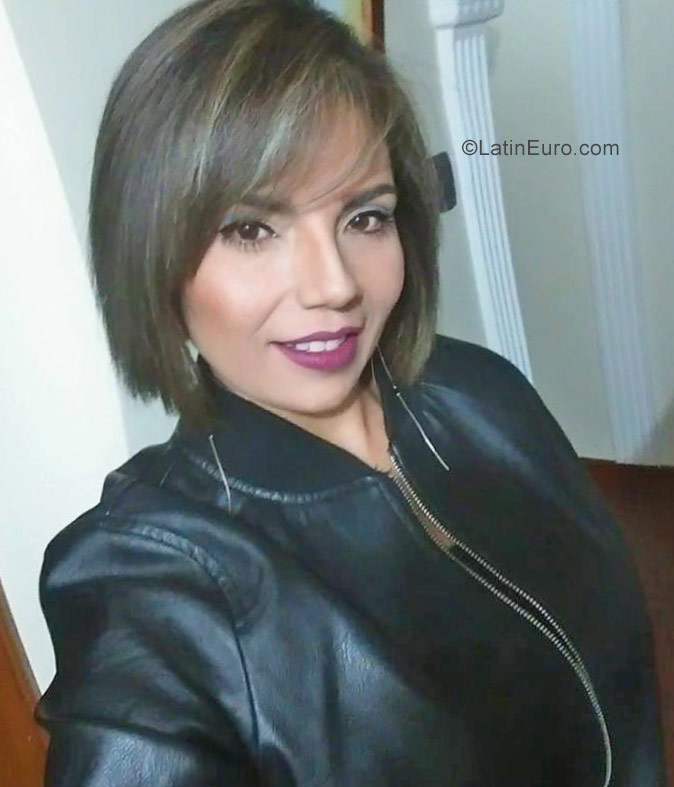 Date this young Colombia girl Carolina from Tunja CO23801