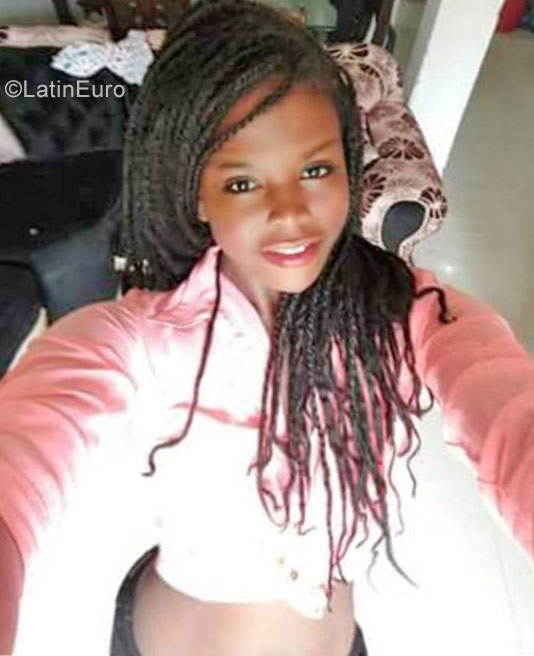 Date this good-looking Colombia girl MARIANA from Medellin CO23809