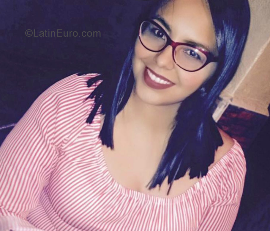 Date this nice looking Venezuela girl Marielis from Maracay VE1593