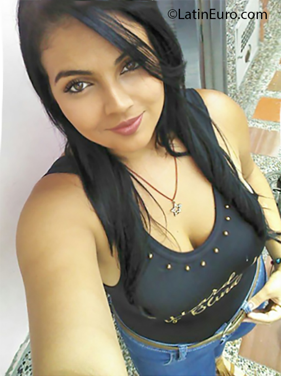 Date this young Colombia girl Ana from Manizales CO23832