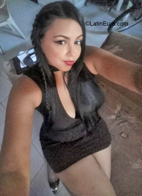 Date this hot Colombia girl Jennifer from Cali CO23890