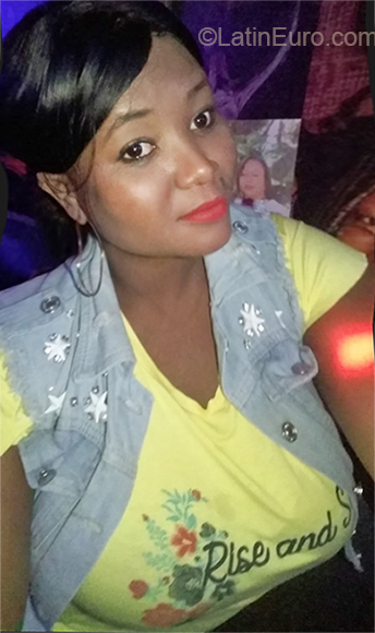 Date this gorgeous Colombia girl Sandra from Leticia CO23921