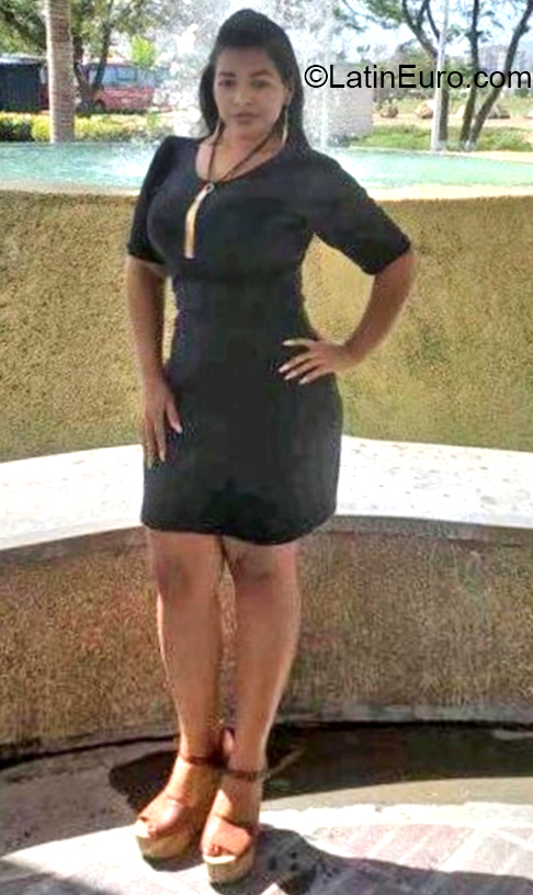 Date this charming Venezuela girl Elus from Chacao VE4152