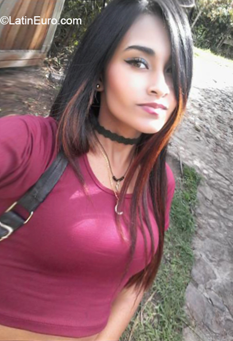 Date this nice looking Colombia girl Stefany from Medellin CO24109