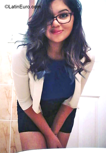 Date this stunning Honduras girl Stef from Tegucigalpa HN2514