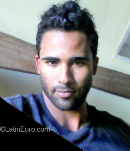 Date this sultry Dominican Republic man Omar from Santo Domingo DO32704