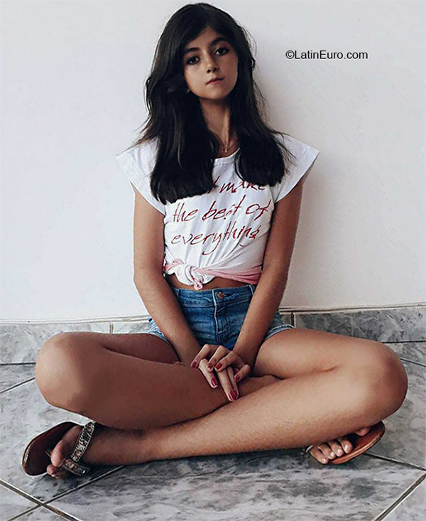 Date this foxy Brazil girl Amanda from Pir apetinga BR10586