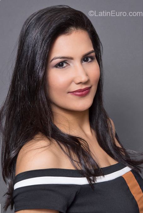 Date this cute Brazil girl Thais from Rio De Janeiro BR10590