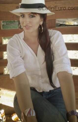 Date this gorgeous Colombia girl Liseth from Bogota CO24057