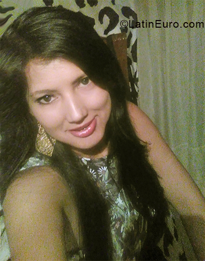 Date this athletic Colombia girl Lorraine from Bogota CO24366