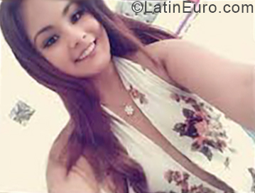 Date this foxy Colombia girl Carolina from Cartagena CO24093