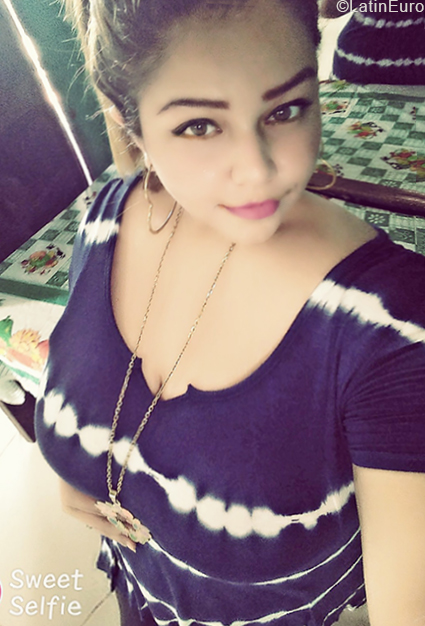 Date this voluptuous Nicaragua girl Elena from Managua NI209