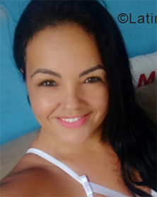 Date this voluptuous Brazil girl Tiania from Cariacica BR10606