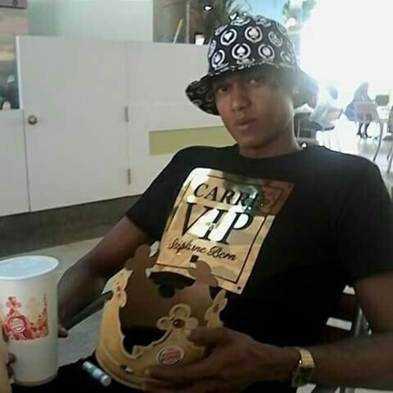 Date this sultry Trinidad and Tobago man Warren from Port Of Spain TT90