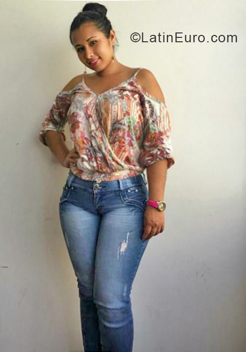 Date this happy Colombia girl Angelica from Bogota CO24134