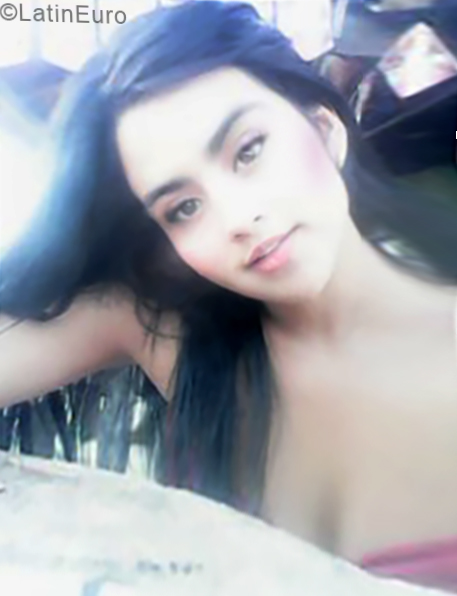 Date this tall Colombia girl Estefany from Medellin CO24170
