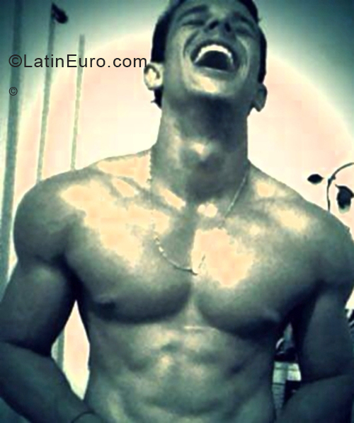 Date this hot Brazil man Maiayury from Rio De Janeiro BR10637
