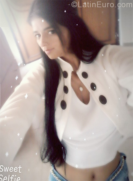 Date this nice looking Colombia girl Patty from Chia CO25178