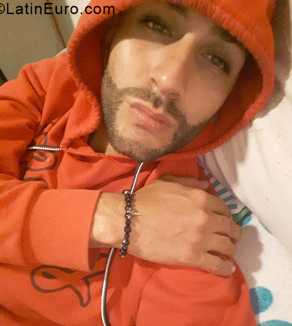 Date this delightful Colombia man Juan from Medellin CO24283