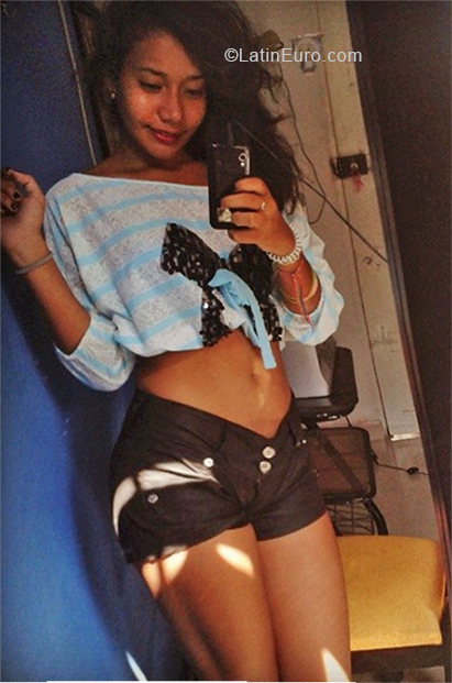 Date this voluptuous Venezuela girl Katherine from Maracaibo VE2364