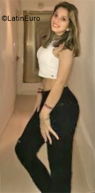 Date this passionate Argentina girl April from Buenos Aires AR156
