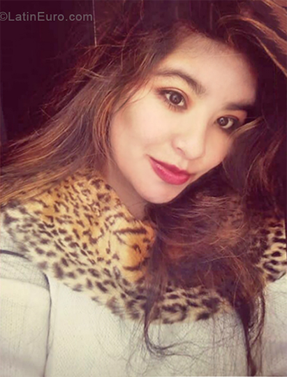 Date this stunning Bolivia girl Scarlet from La Paz BO46