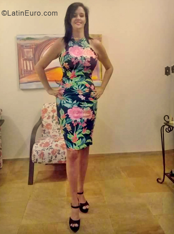 Date this cute Brazil girl Daniela from Vitoria BR10843