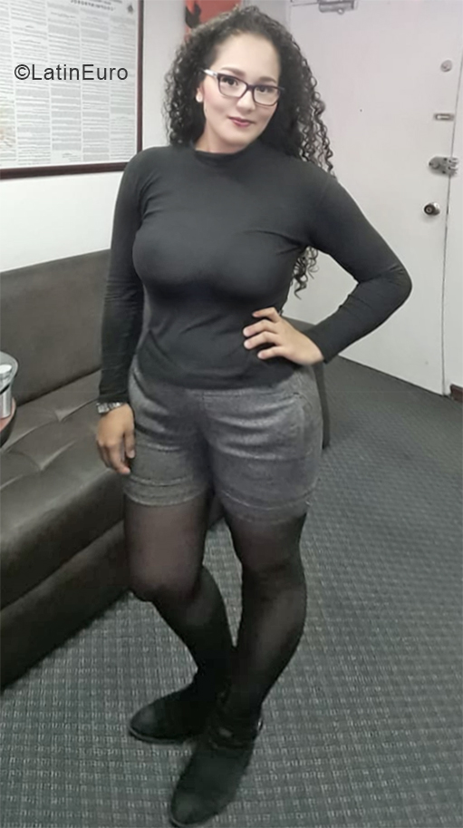 Date this pretty Colombia girl Leidy from Bogota CO24328