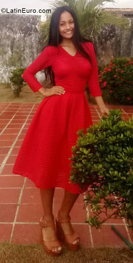 Date this lovely Venezuela girl Genesis from Barinas VE1905