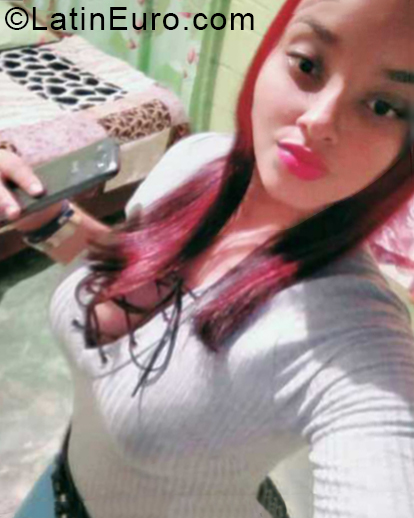 Date this athletic Dominican Republic girl Mary from Santo Domingo DO33147
