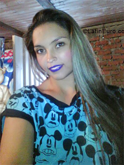 Date this cute Colombia girl Andrea from Tulua CO24370