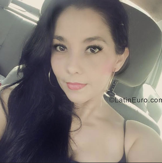 Date this good-looking Mexico girl Dayan from Cancun MX1604