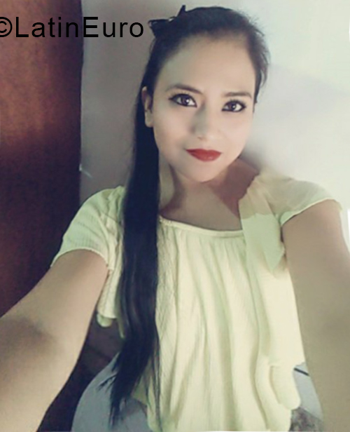 Date this beautiful Peru girl Sandra from Trujillo PE1304