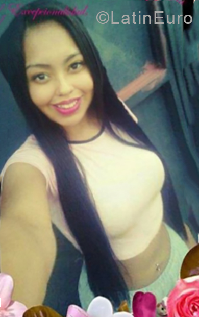 Date this good-looking Venezuela girl Danyimar from Caracas VE1901