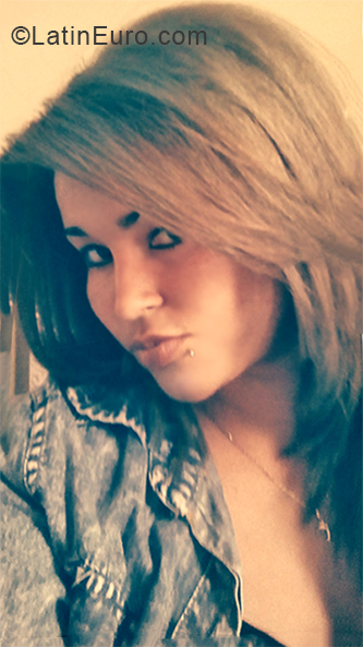 Date this funny Cuba girl Betsy from Havana CU395