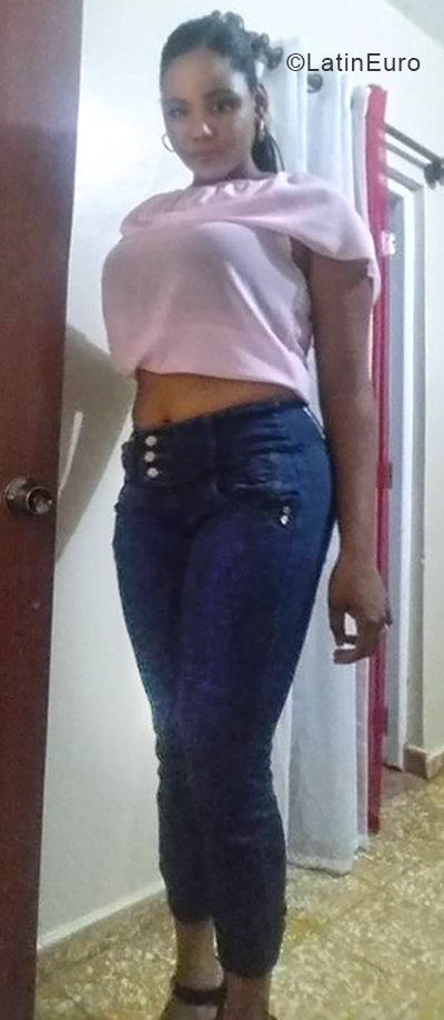 Date this hard body Dominican Republic girl Wilberie from Puerta Plata DO33208