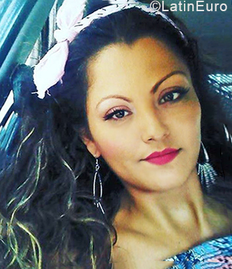 Date this georgeous Colombia girl Adriana from Pereira CO24429