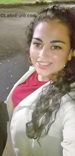 Date this sultry United States girl Yudieth from San Antonio US19595