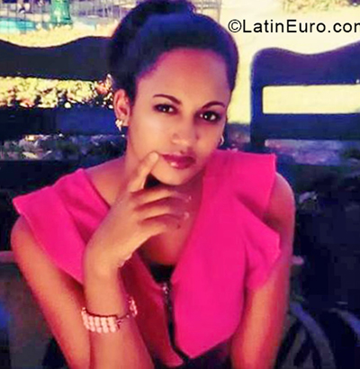 Date this good-looking Cuba girl Rosa from Cienfuegos CU413